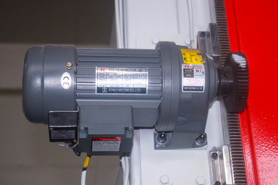 เครื่องตัดโฟม PU ความสูง 1.74kw 1200 มม. แนวตั้ง CE ในแผ่น