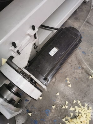 เครื่องตัด CNC เครื่องตัดใบหมุนสําหรับวัสดุฟองอุตสาหกรรมหมอนและเฟอร์นิเจอร์