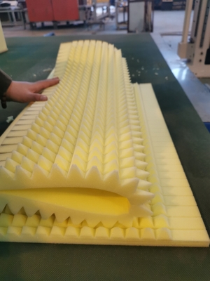 เครื่องตัดฟอง CNC Oscillating Dual Blade สําหรับการตัดรูปสปองนุ่มยืดหยุ่น