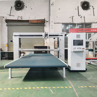 เครื่องตัดฟอง CNC Oscillating Double-blade สําหรับอุตสาหกรรม D&T การตัดสปองยืดหยุ่น