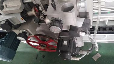 เครื่องโพลียูรีเทนโฟม Cnc แนวตั้งด้วยมีดหมุน
