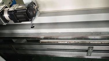 เครื่องโพลียูรีเทนโฟม Cnc แนวตั้งด้วยมีดหมุน