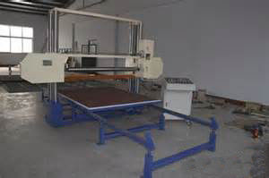 DT CNC อัตโนมัติแนวราบ โพลียูเรเทน Rebonded หมองตัดเครื่อง